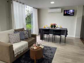 Recém reformado Ap inteiro climatizado a 5min da Vila Germânica, 2 quartos com garagem